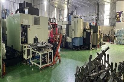 Máy phay CNC (trung tâm gia công) tại xưởng PM-Vina, Quốc Oai