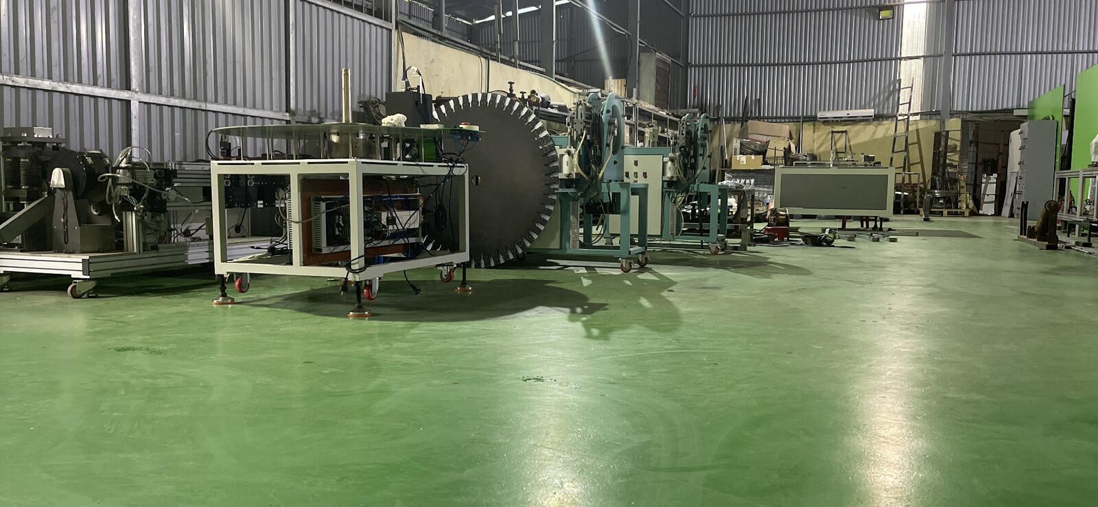 Khu lắp ráp thiết bị tại xưởng PM-Vina